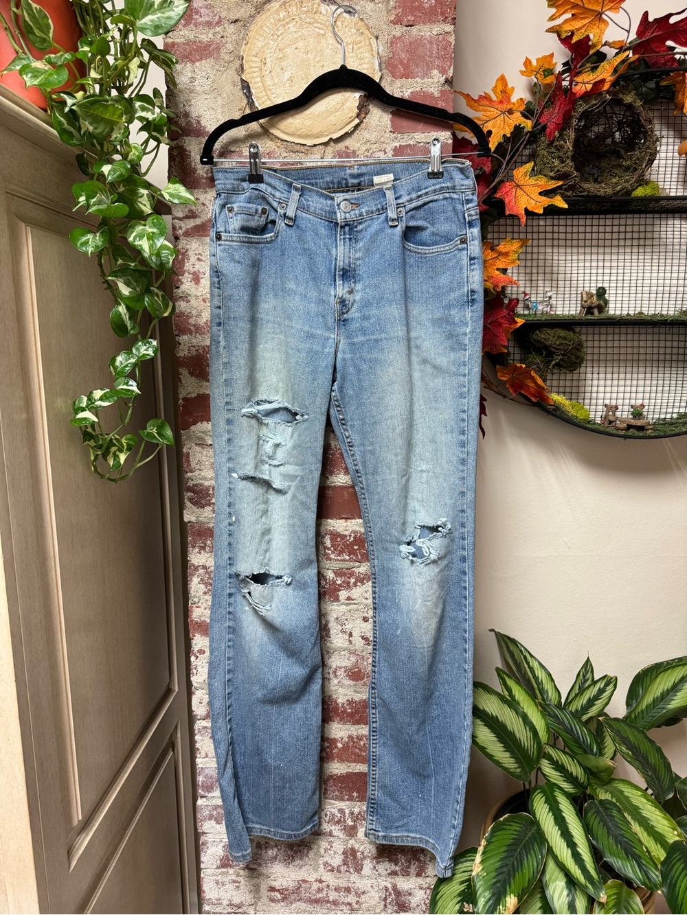 Vintage Y2K Levi’s Bootcut Low Rise Distressed Jeans Size 12